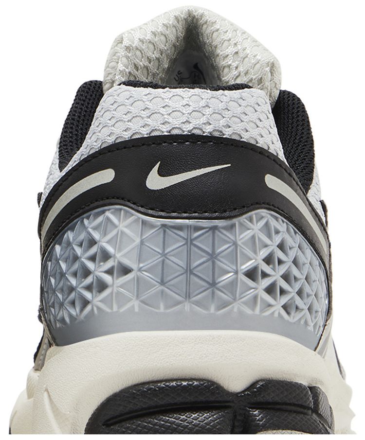 Nike Wmns Air Zoom Vomero 5 Photon Dust Black