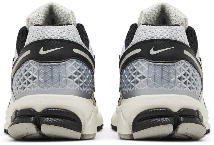Nike Wmns Air Zoom Vomero 5 Photon Dust Black