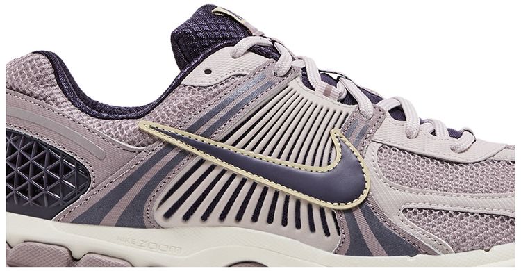 Air Zoom Vomero 5 Platinum Violet Gold
