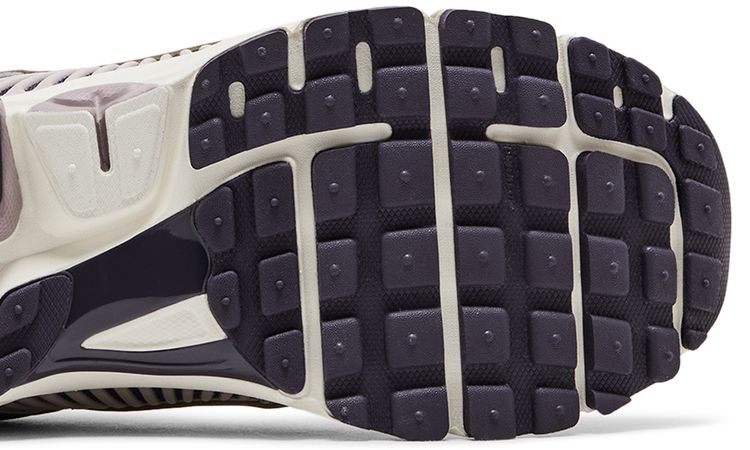 Air Zoom Vomero 5 Platinum Violet Gold