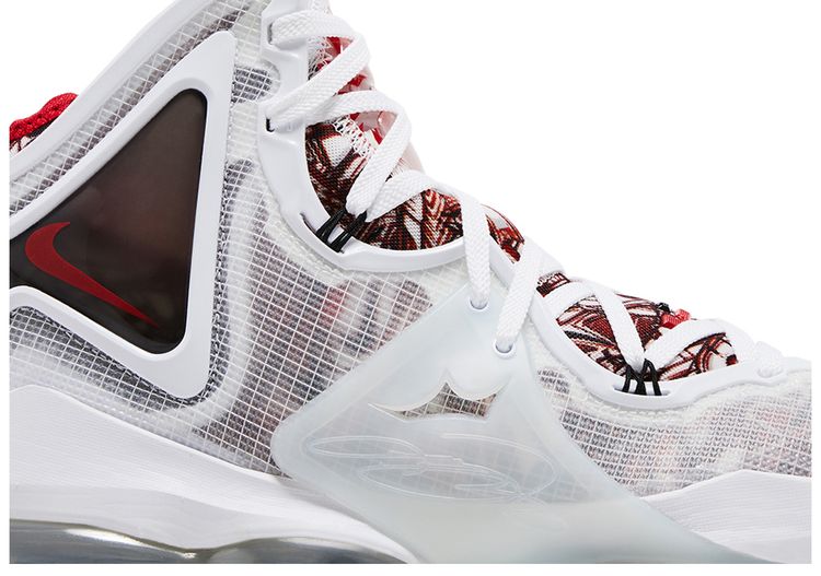 Nike LeBron 19 Sketch