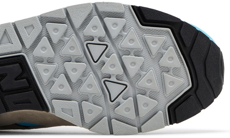 New Balance CM1600 Elite Edition