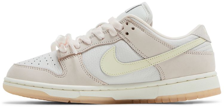 Nike Wmns Dunk Low Light Soft Pink