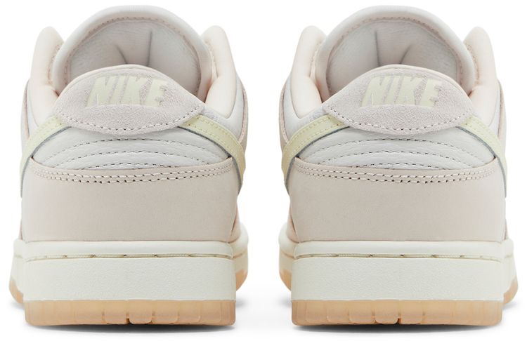 Nike Wmns Dunk Low Light Soft Pink