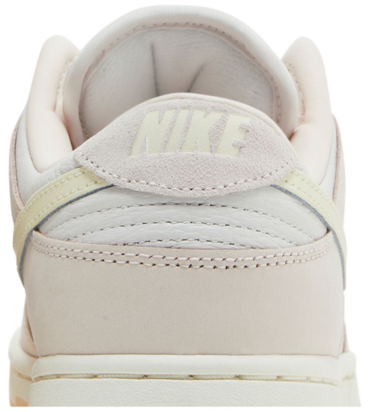 Nike Wmns Dunk Low Light Soft Pink