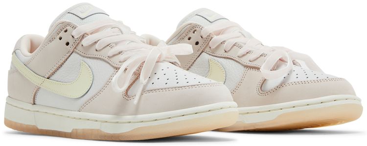 Nike Wmns Dunk Low Light Soft Pink