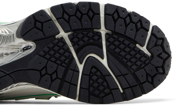 New Balance 1906R Neon Pack   Green ASOS Exclusive