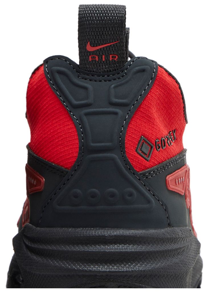 Wmns Air Sunder Max GORE TEX Hyper Crimson