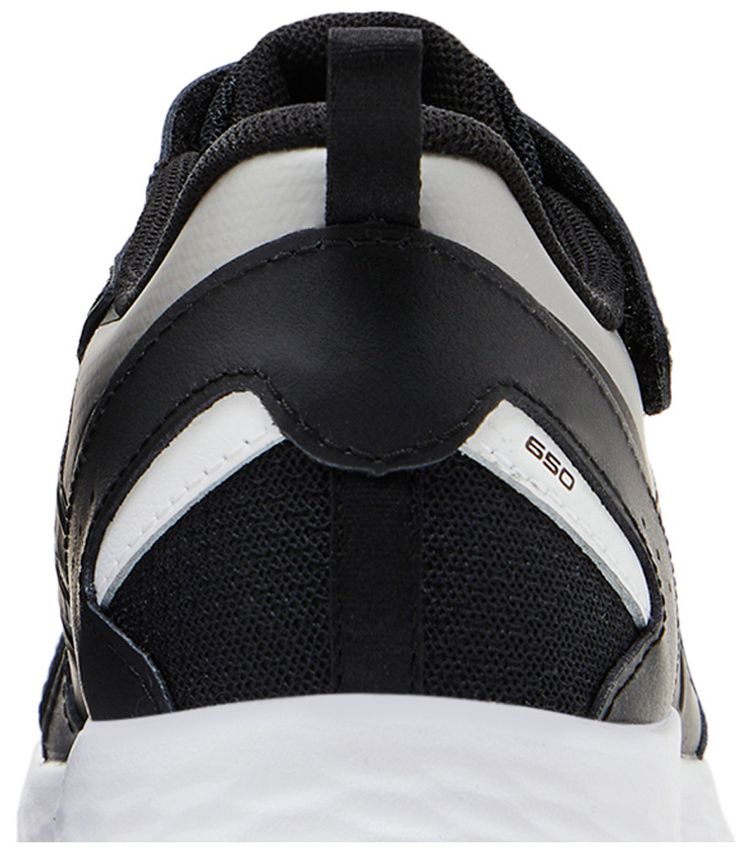 New Balance Fresh Foam 650 Bungee Lace Top Strap Big Kid Black Metallic Silver