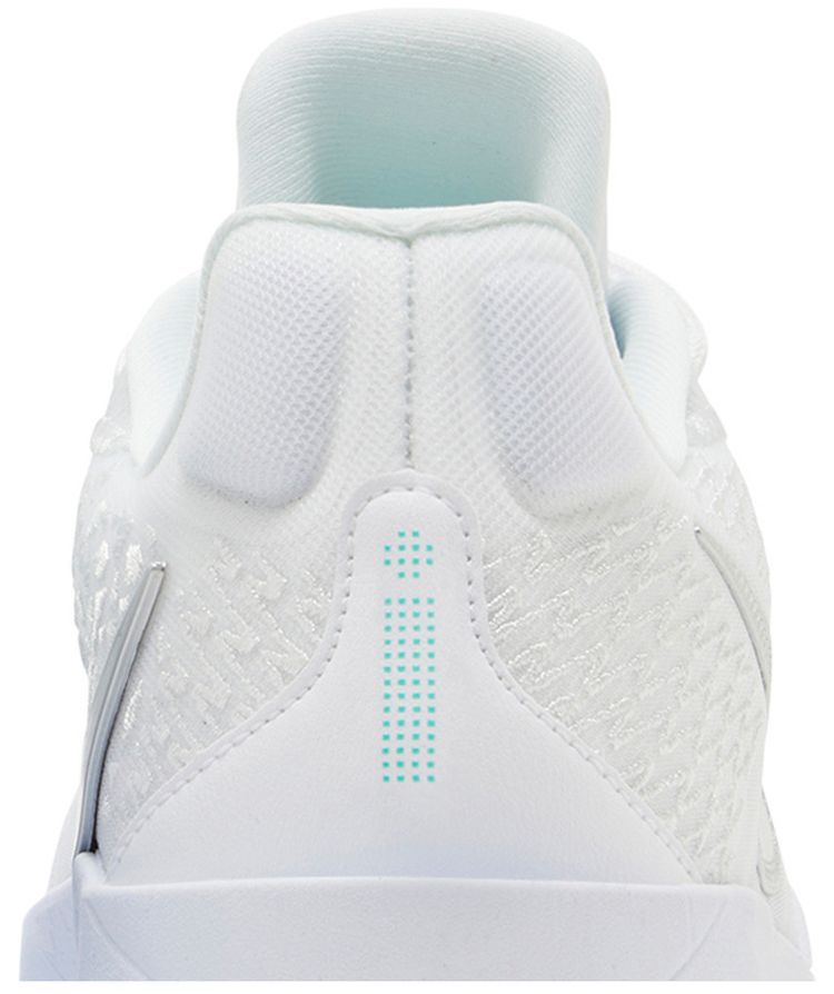 Nike Wmns Sabrina 2 EP White Noise