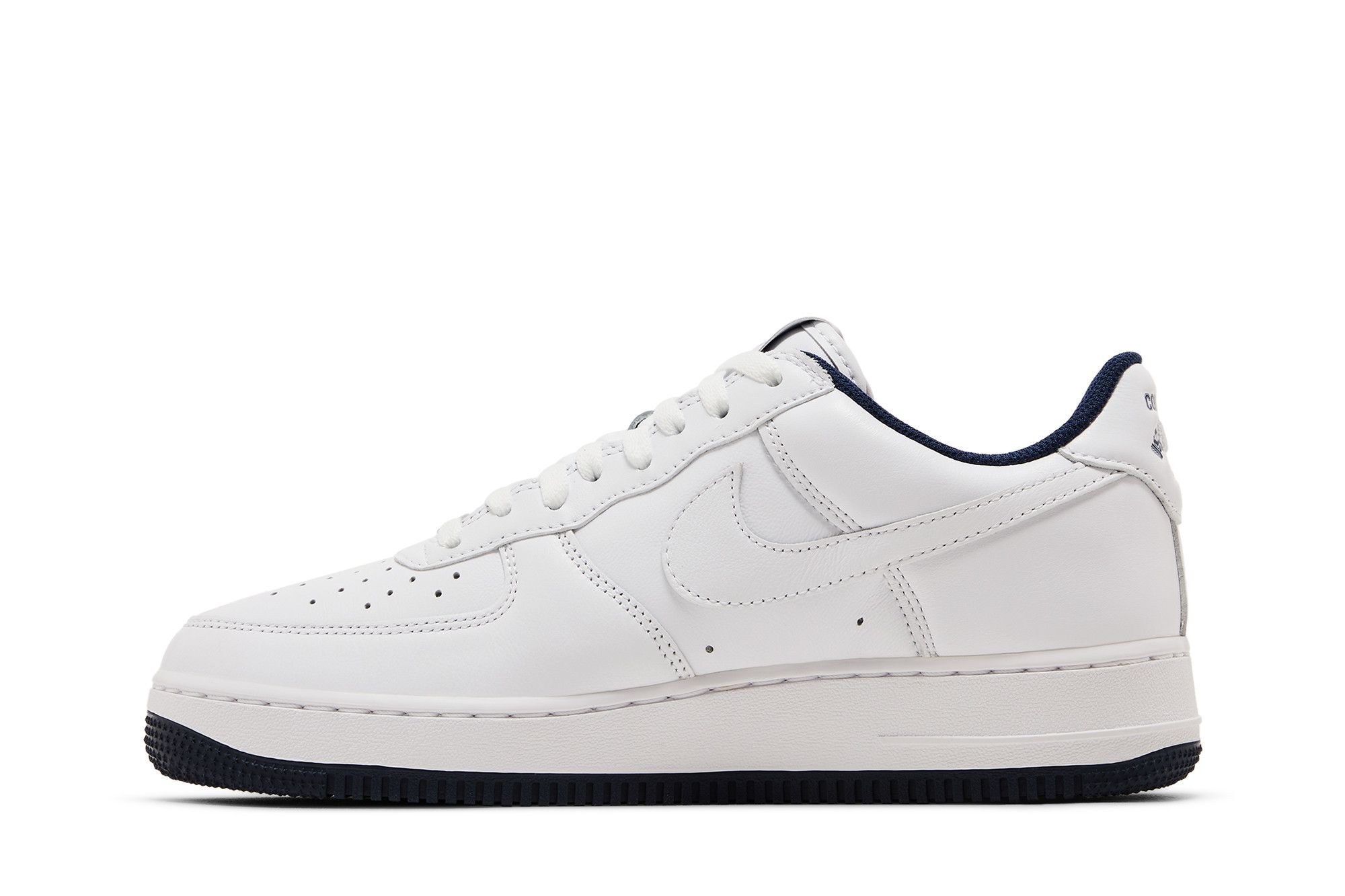 Nike air force navy blue and white hot sale