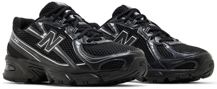 740v2 Black Silver Metallic