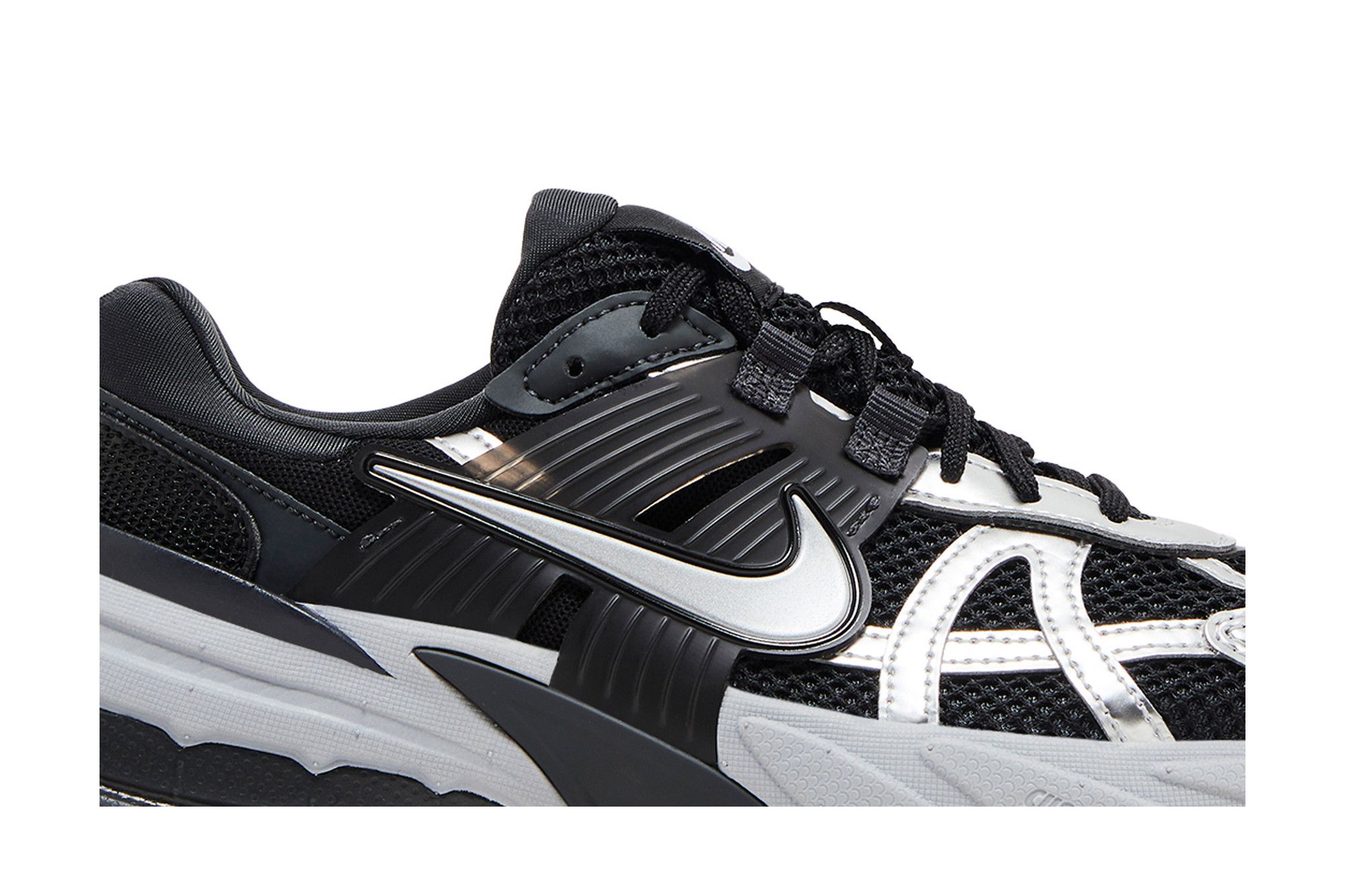 Buy Nike Wmns V2K Run 'Black Metallic Silver' - FD0736 005 | GOAT