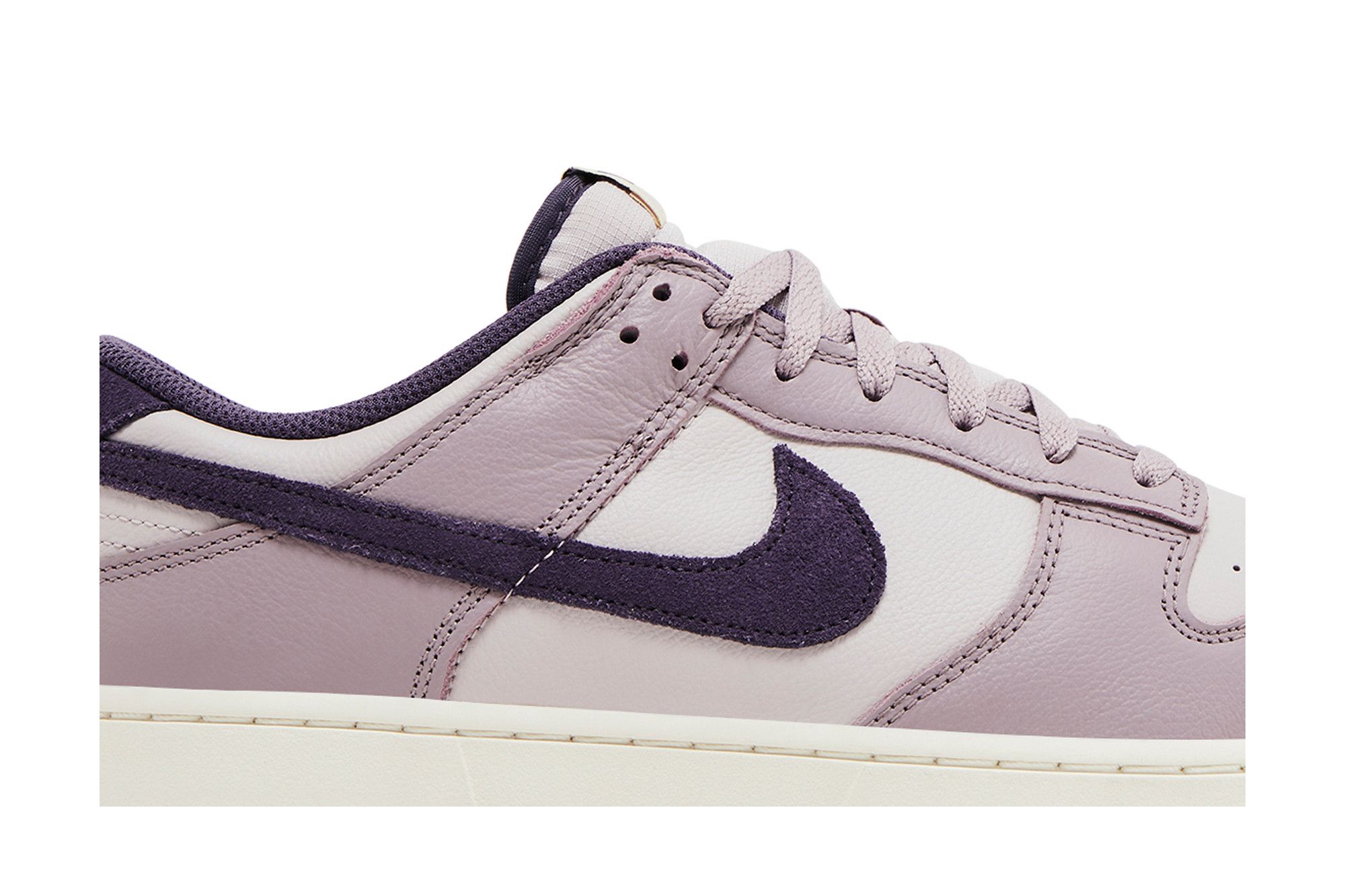 注目 Violet 'Light SE Low Dunk Buy Ore' GOAT | 202 HQ3642 - 靴