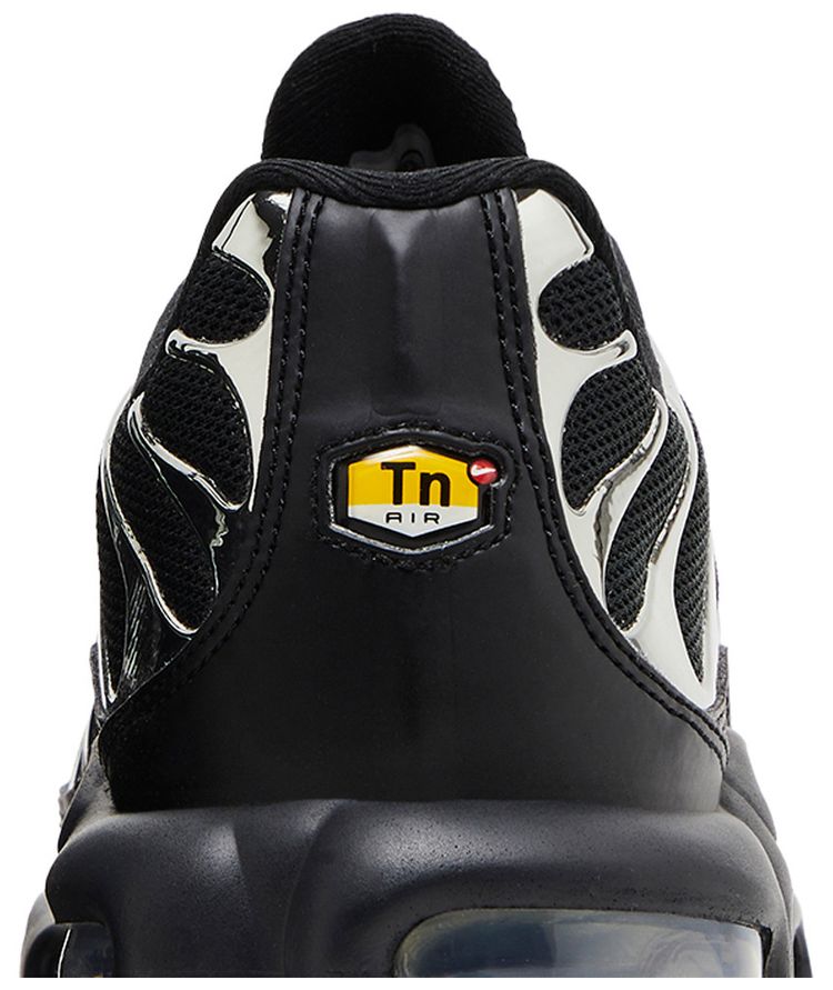 Nike Wmns Air Max Plus SE Black Chrome Silver