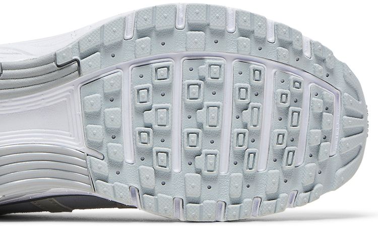 Wmns P 6000 Metallic Summit White