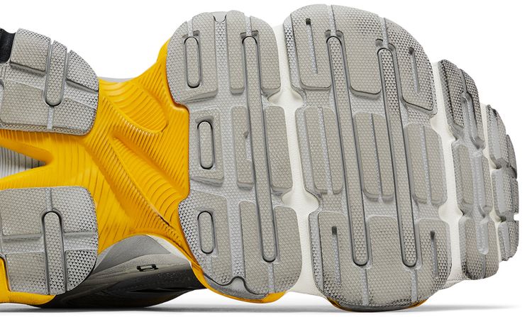 Balenciaga Cargo Sneaker Worn Out   Grey Yellow