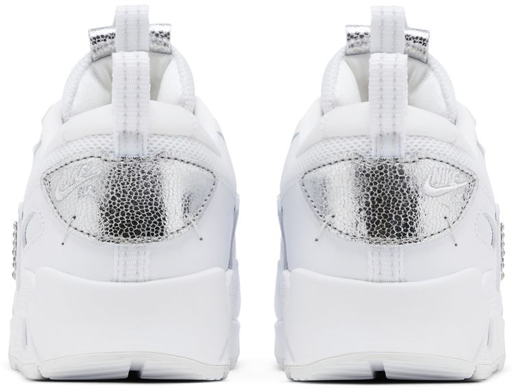 Nike Wmns Air Max 90 Futura Studded Swoosh