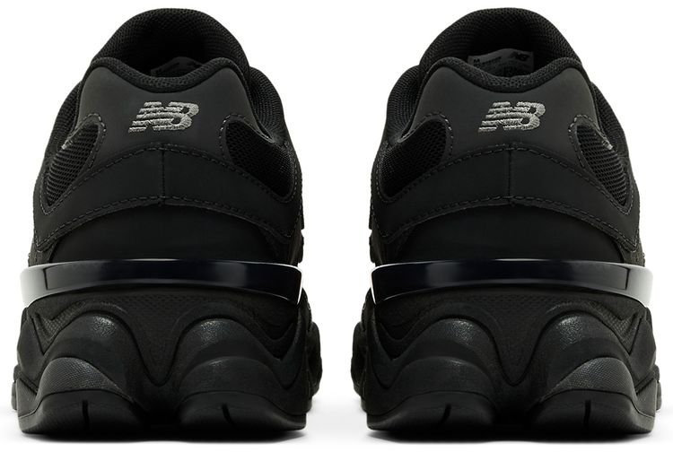 9060 Big Kid Black Cat