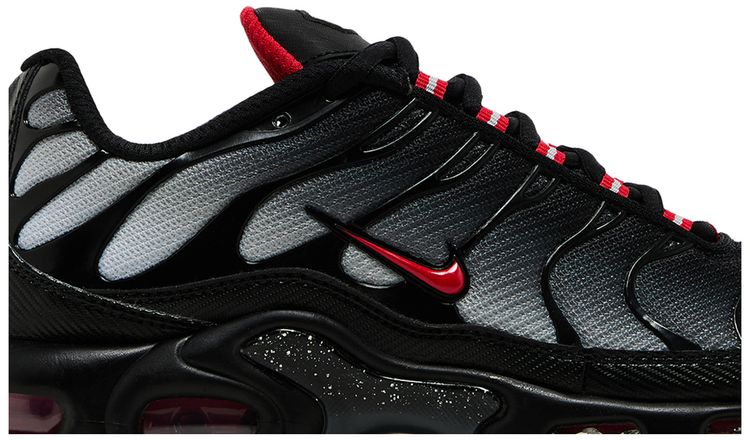 Nike Air Max Plus Black Gradient Red