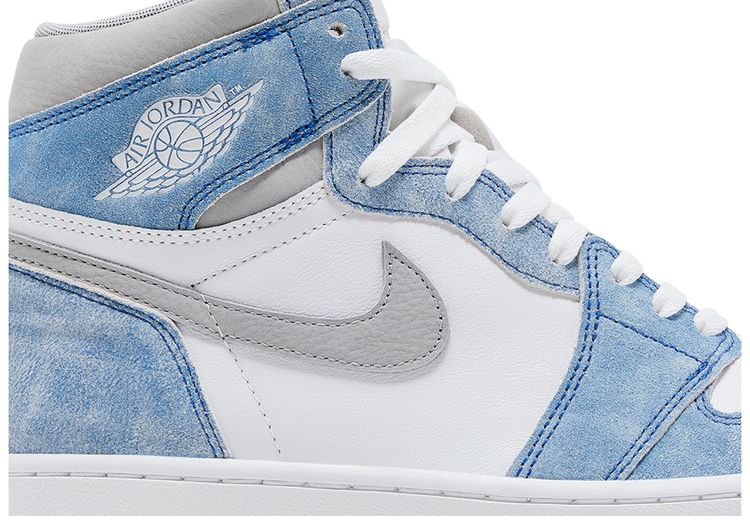 Air Jordan 1 Retro High OG Hyper Royal
