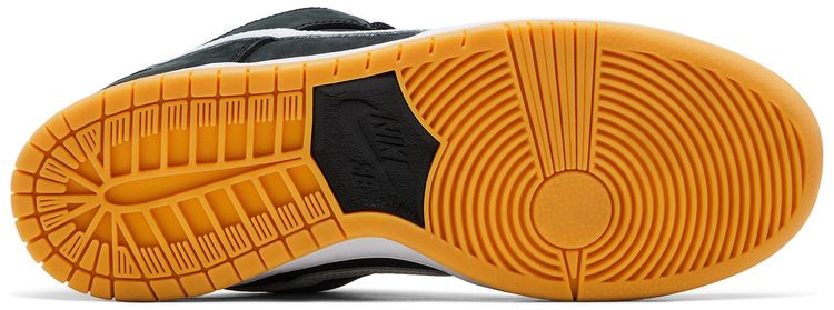 Nike Dunk Low SB Black Gum