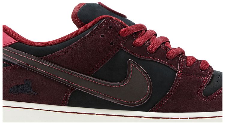 RIOT Skateshop x Dunk Low SB Mahogany Dark Beetroot