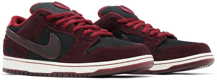 RIOT Skateshop x Dunk Low SB Mahogany Dark Beetroot