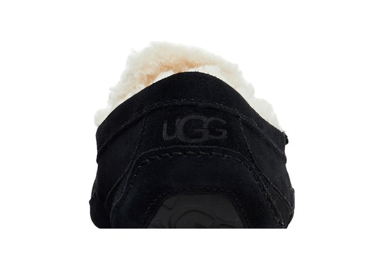 UGG Ascot Slipper Black