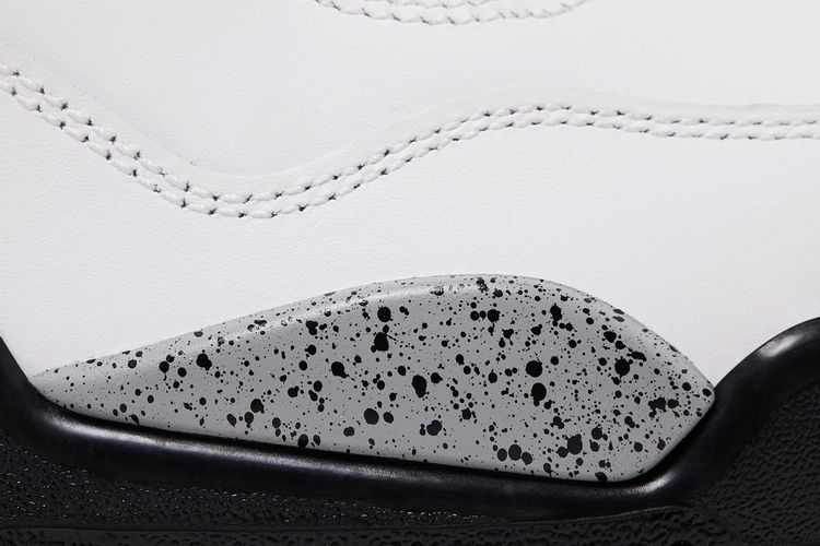 Air Jordan 4 Retro OG White Cement 2025