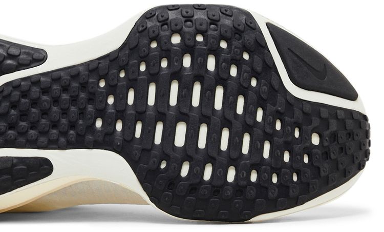 Nike Wmns ZoomX Invincible 3 Summit White Black