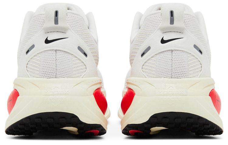 Nike Vomero 18 Platinum Tint Siren Red