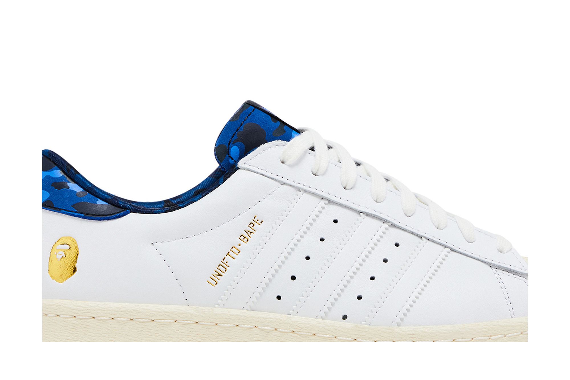 Buy Undefeated x A Bathing Ape x Superstars 80v 'White Blue