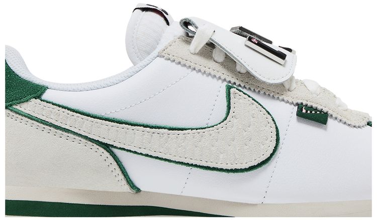 Nike Wmns Cortez All Petals United