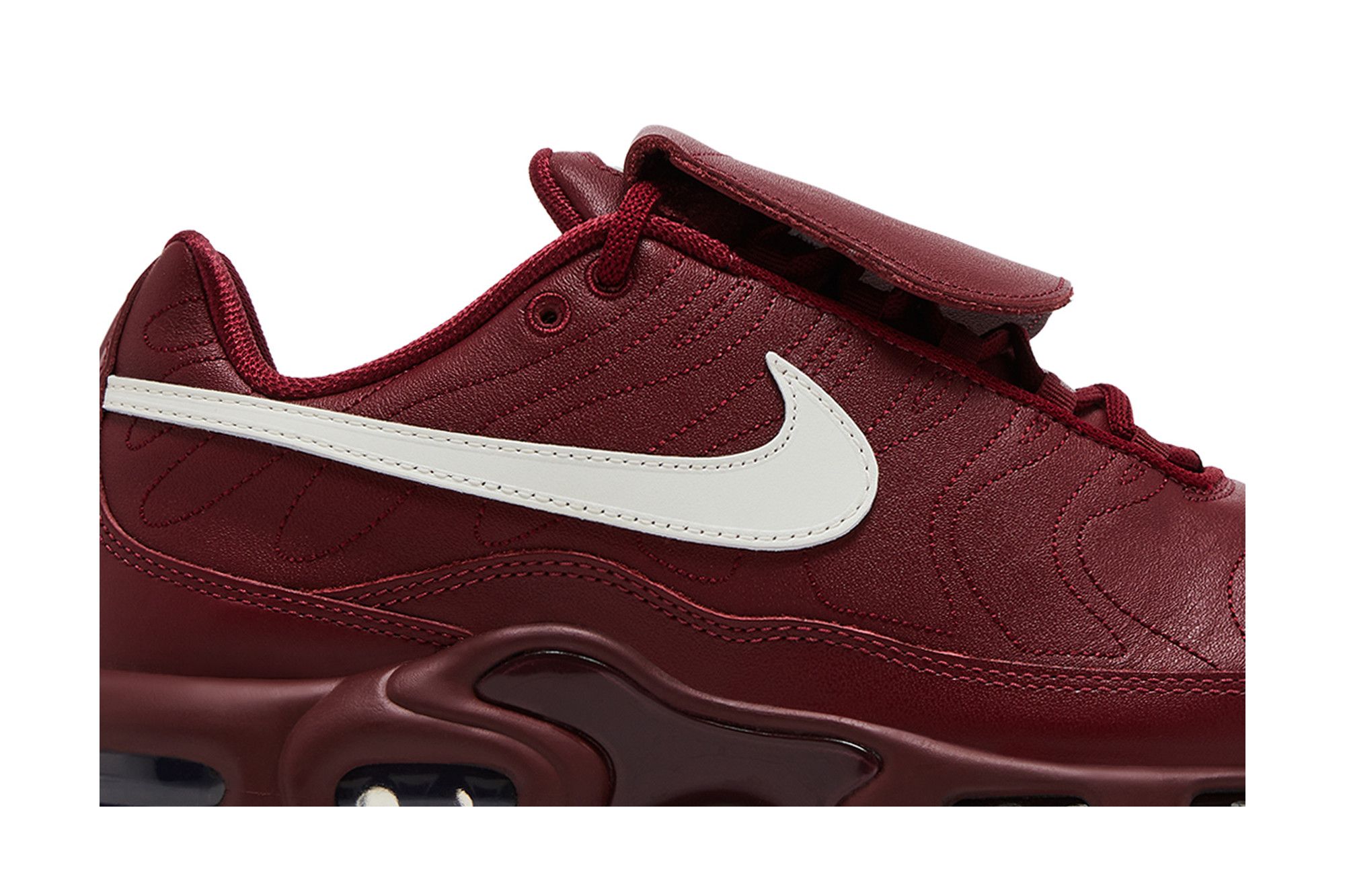 靴 nike air max plus tiempo red Nike Air Max Plus TN Tiempo Retro Sneakers Logo Trainers