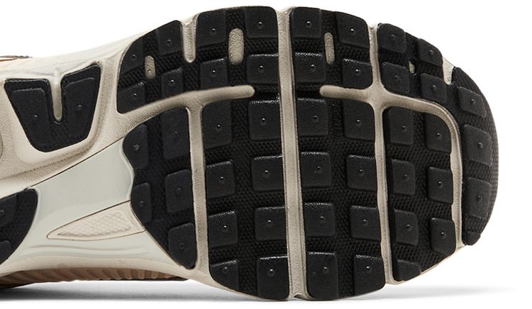 Nike Wmns Air Zoom Vomero 5 Pearl White Chrome