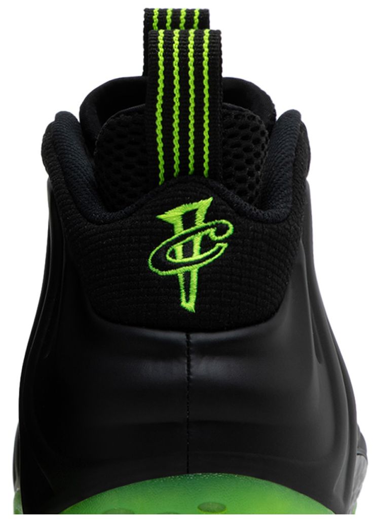 Air Foamposite One Black Volt