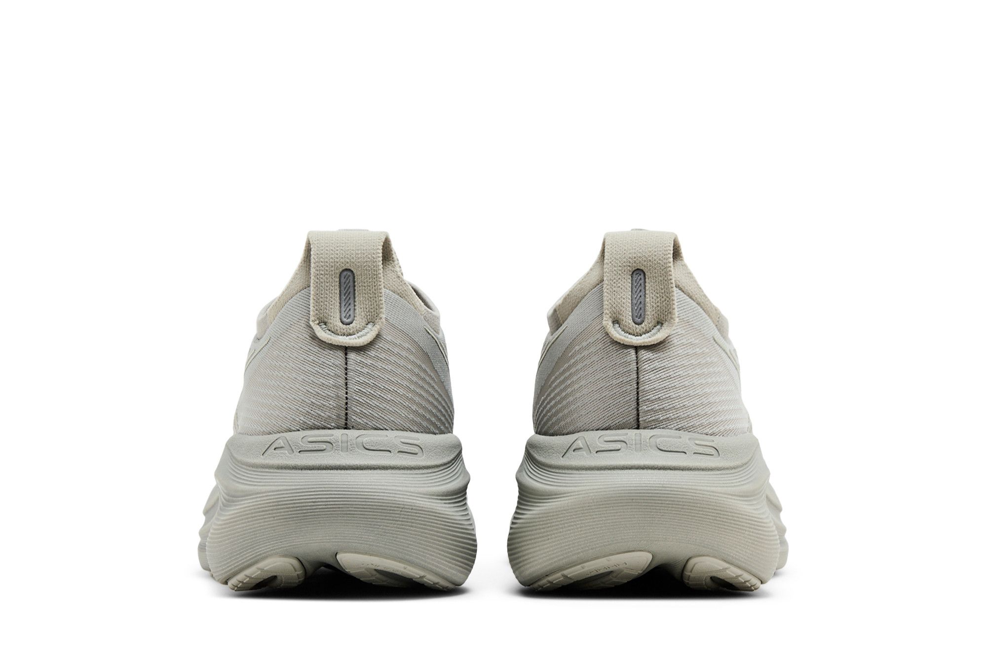 スパイク・シューズ ASICS GEL-NIMBUS 27 Seal Grey 10.6 Achetez des Asics Gel Nimbus 27 'Seal Grey' - 1011B958 020 | GOAT FR