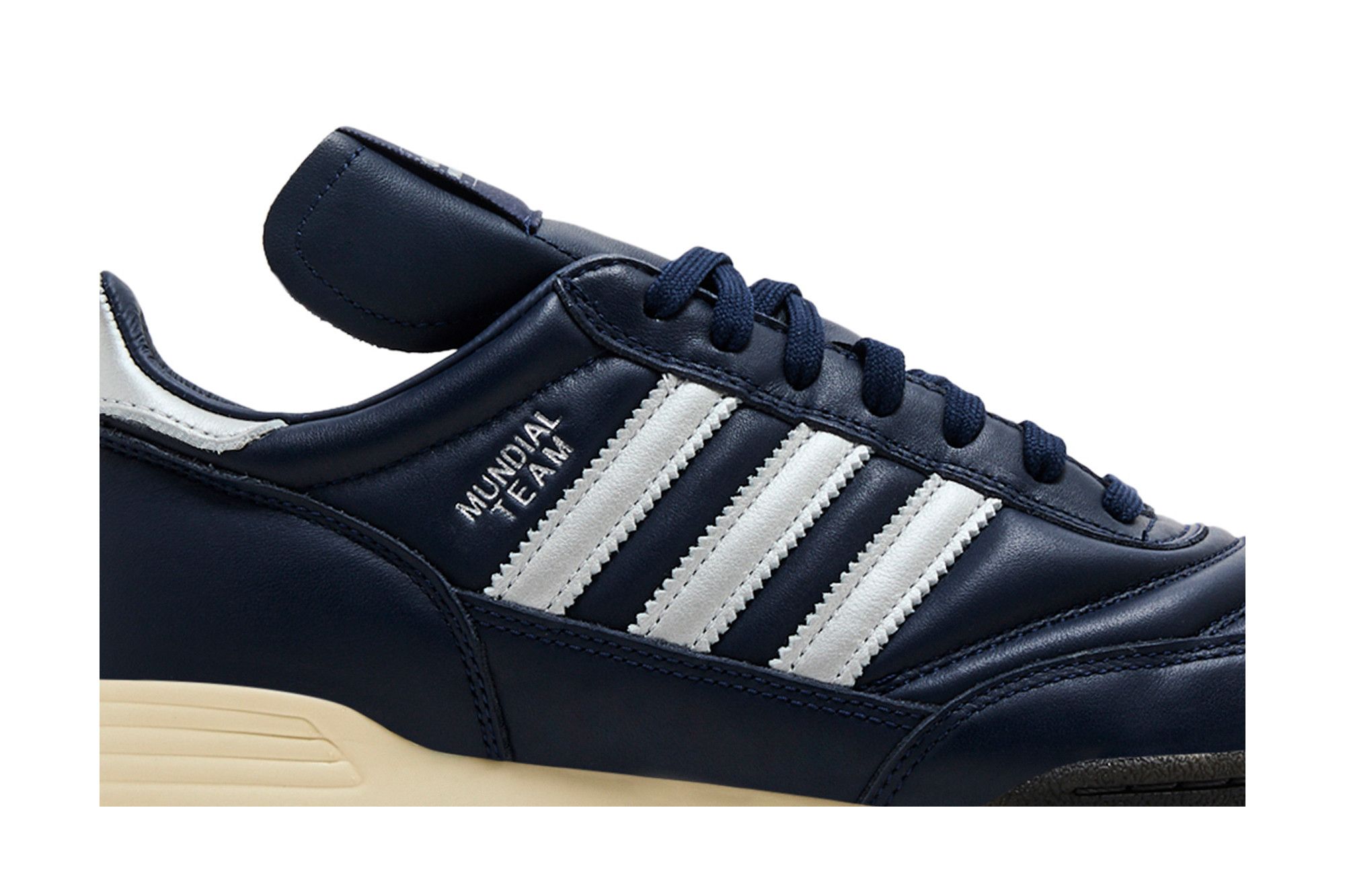 Amazon.com | adidas Mundial Team Black/White Men's 7.5