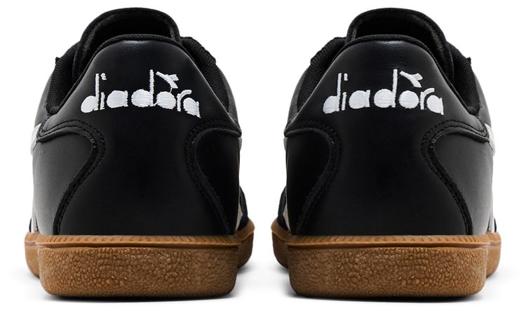 Trainer Black White