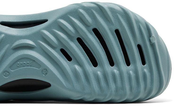 Crocs Echo Wave Pond