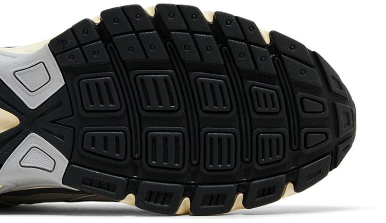 Nike Initiator Light Bone Metallic Silver