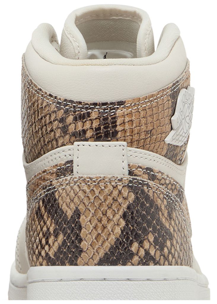 Wmns Air Jordan 1 Retro High Premium Phantom