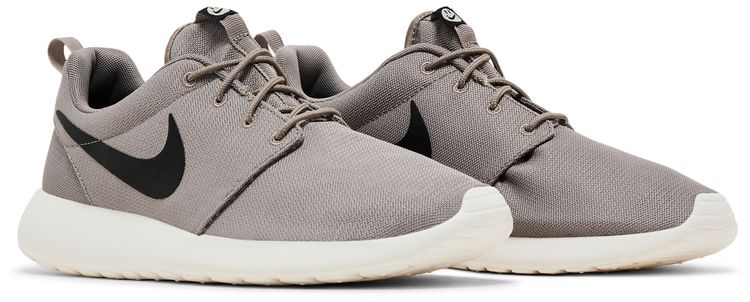 Nike Roshe One Light Taupe