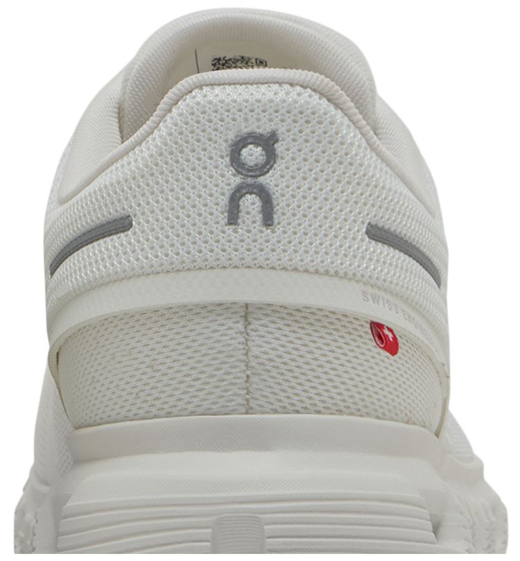 ON Wmns Cloud 6 Triple White