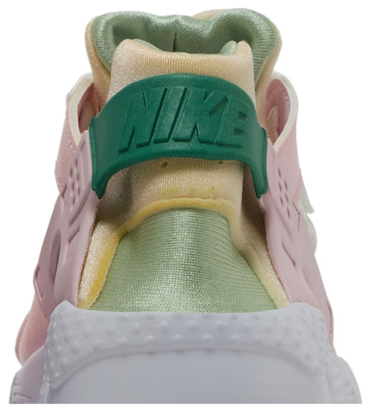 Nike Air Huarache Run SE GS Strawberry Shortcake