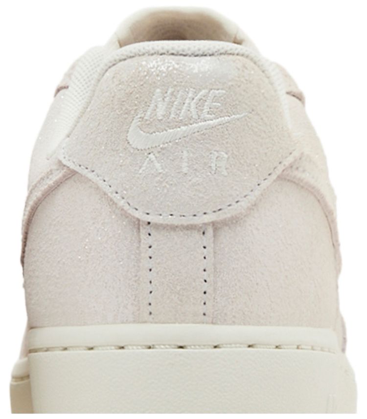 Nike Wmns Air Force 1 07 SE Sail Glittery Suede