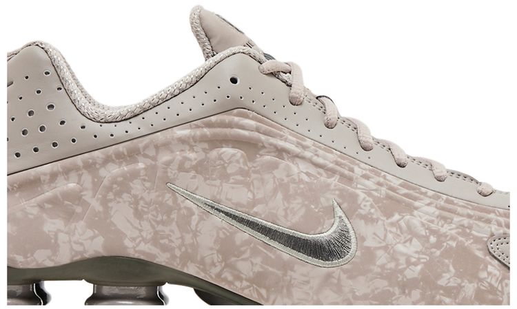 Nike Wmns Shox R4 Flat Pewter Floral