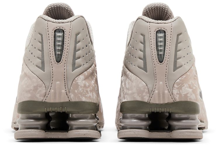 Nike Wmns Shox R4 Flat Pewter Floral