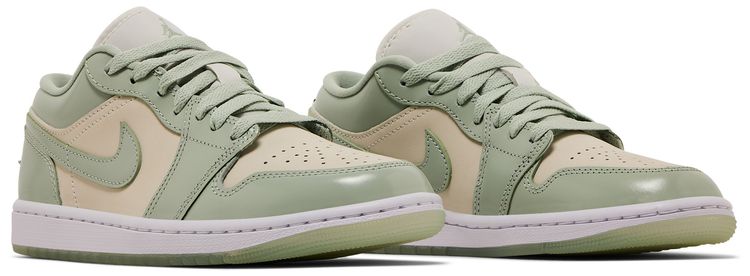 Wmns Air Jordan 1 Low SE Seafoam Sail